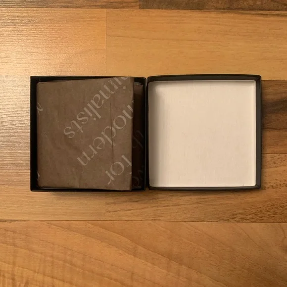 Heart Ribbed Earrings - Picture 6 of 6